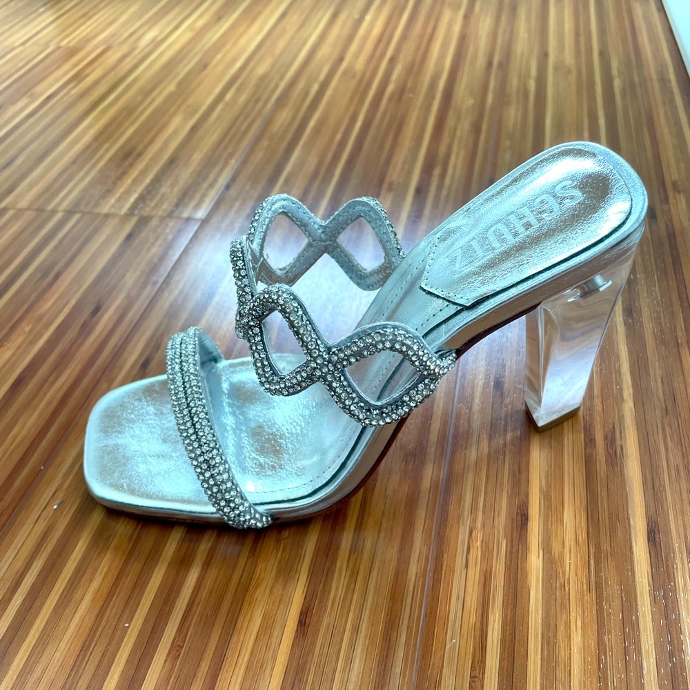 Schutz Sandals size 5. Silver and vinyl. Very glam